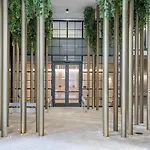 Mvr Ultra-High Floor Retreat With Balcony