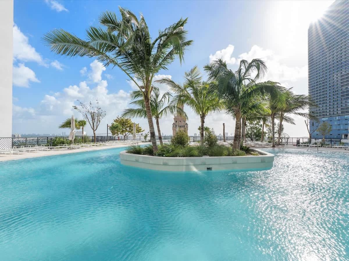 Mvr Ultra-high Floor Retreat With Balcony Apartment Miami