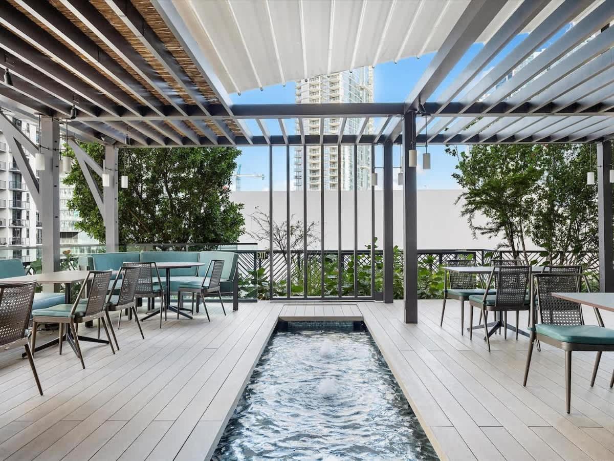 Mvr Ultra-high Floor Retreat With Balcony * Miami